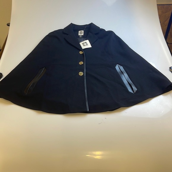 Women's Notch-Collar Cape-Sleeve Jacket - Picture 3 of 6